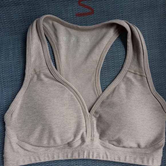 Bundle Sports bra fits small/medium - Picture 5 of 9